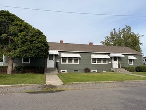 Building Photo - 1520 Mahan Ave