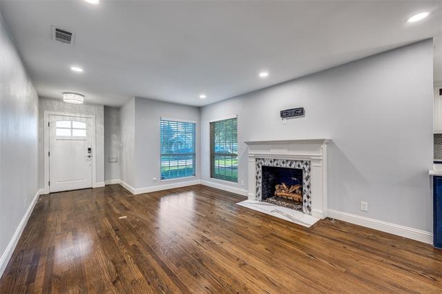 Foto del edificio - 6149 Kenwood Ave
