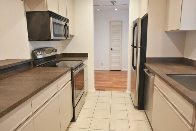 Photo - Beautiful and Updated South Palo Alto End ... Apartment
