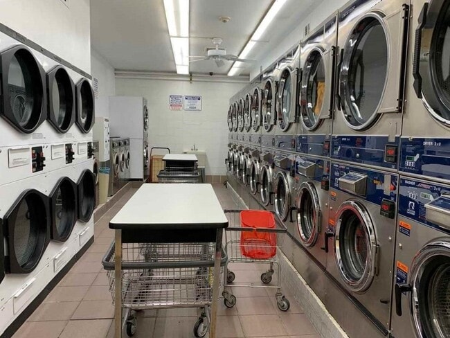 Foto del edificio - 280 Marin Blvd