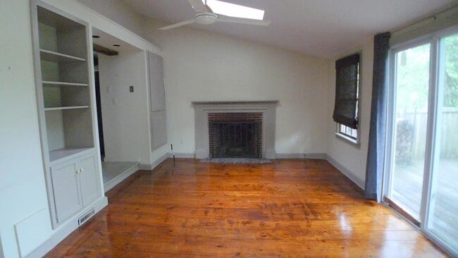 Building Photo - 132 Portsmouth Ave