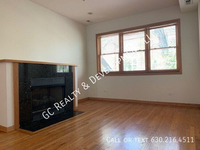 Building Photo - *** 2 BDRM PLUS OFFICE / 2 BTH / WASHER & ...