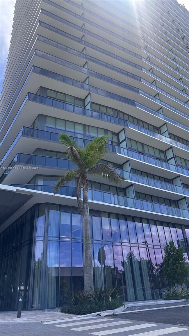 Foto del edificio - 1170 E Hallandale Beach Blvd
