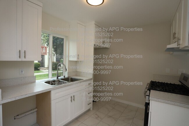 Foto del edificio - Completely Remodeled - 2 Bedroom / 1.5 Bat...