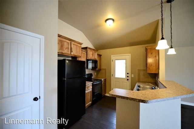 Building Photo - 3 br, 2 bath House - 501 B Sladecek Drive