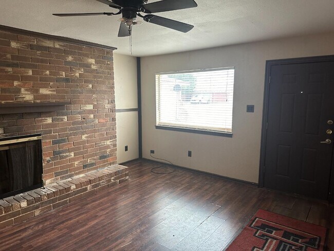 Foto del edificio - 616 N Elkhart Ave