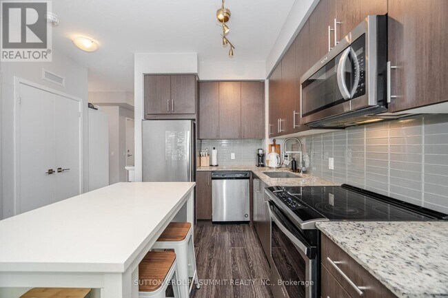 Building Photo - 4055-4055 Parkside Village Dr
