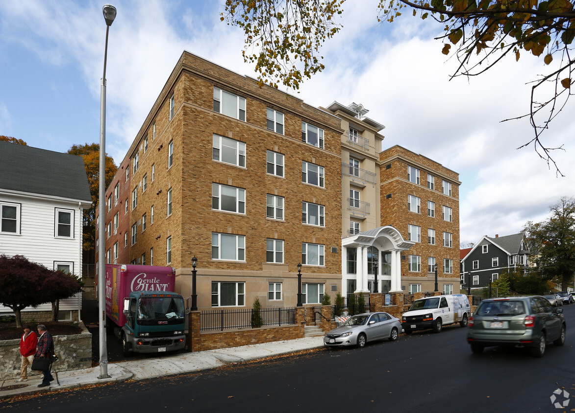 Primary Photo - Pleasant Street Towers