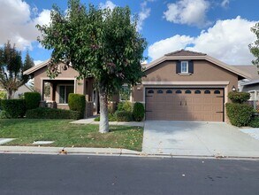 Building Photo - 563 Quindell Way