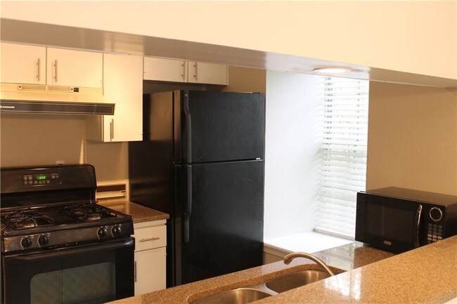 Foto del edificio - 7801 Shoal Creek Blvd