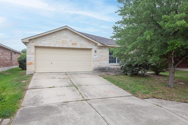 Building Photo - 329 Outfitter Dr