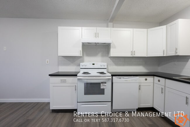 Building Photo - Freshly Renovated, Snow Removal Included, ...