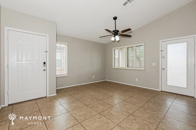 Foto del edificio - 882 E Taylor Trail