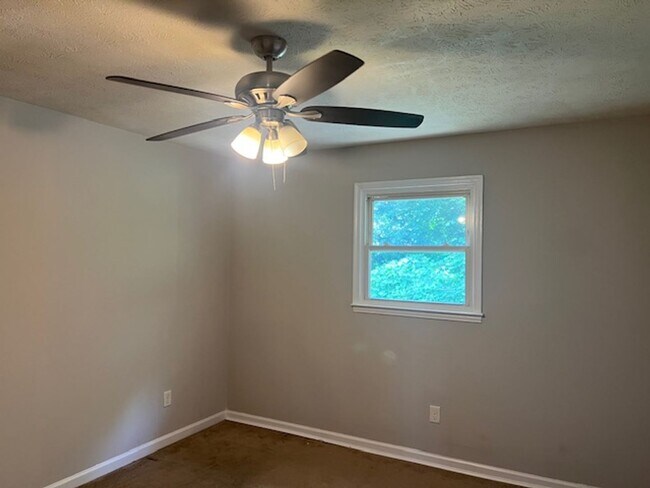 Foto del edificio - 6421 Applecross Ave