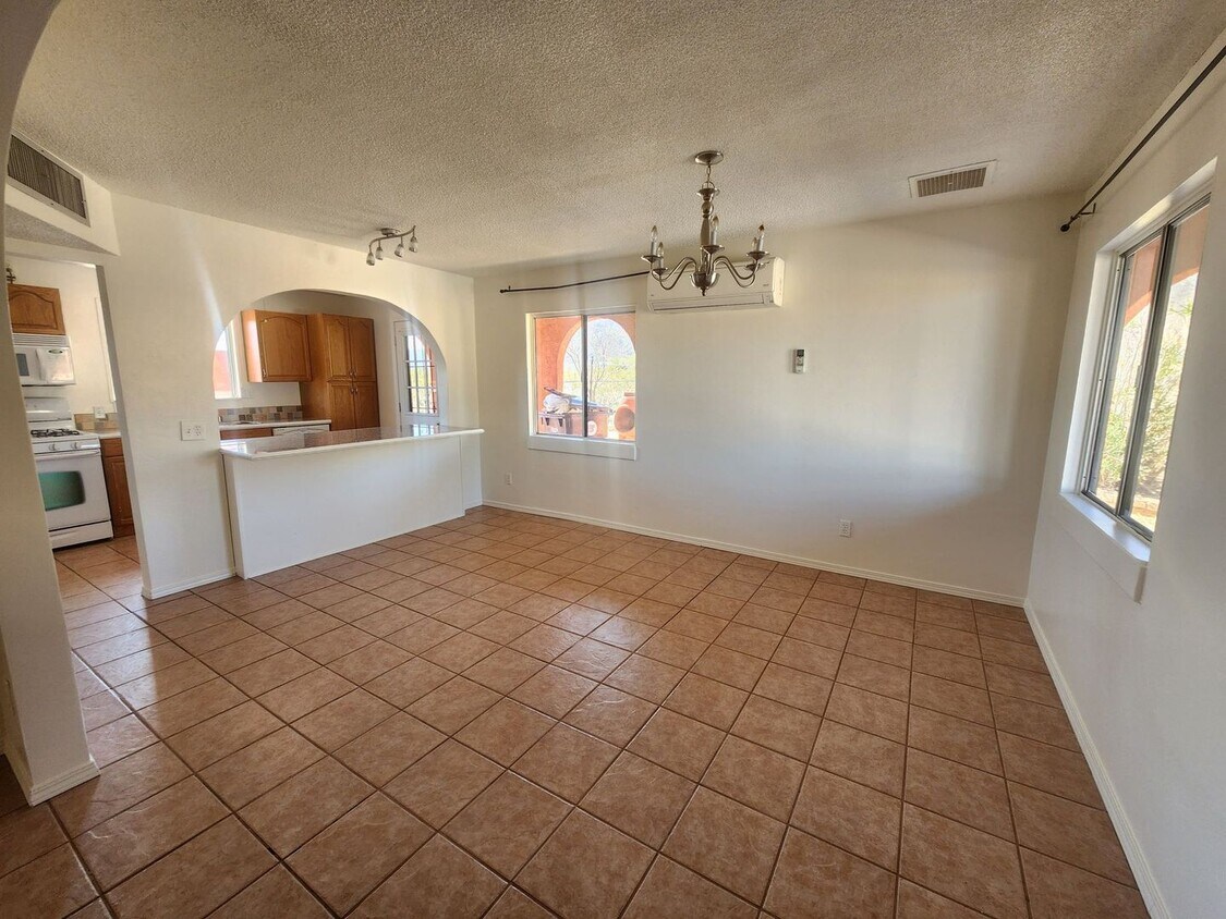 Primary Photo - COMING SOON!! LARGE 3 bedroom home