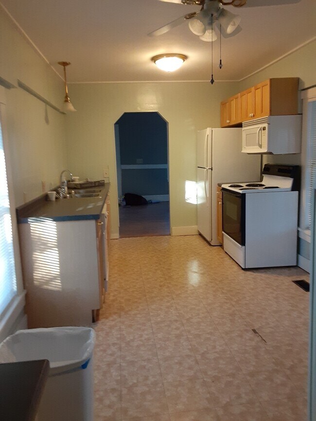 Kitchen - 46 Heath St