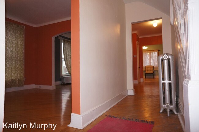 Building Photo - 3 br, 1 bath House - 409 S 19th Ave E