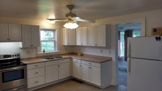 Building Photo - 9269 Wesson Rd