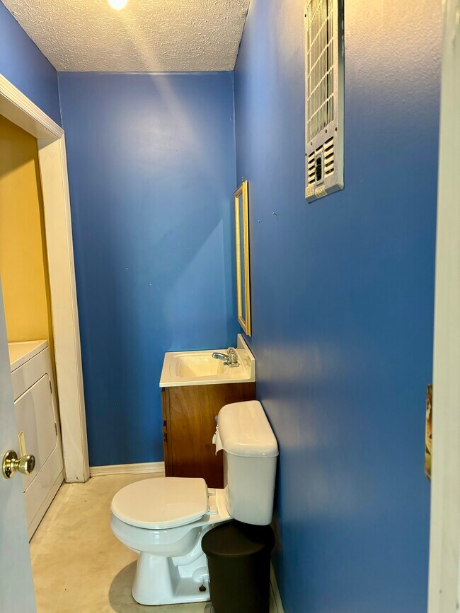 200 Red Oak Dr, Waverly, TN 37185 House Rental in Waverly, TN