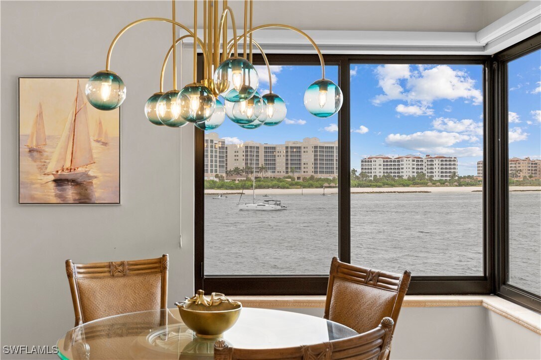 Primary Photo - 524 La Peninsula Blvd