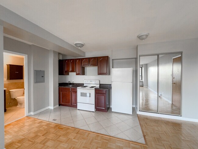 Building Photo - 4180 N Marine Dr