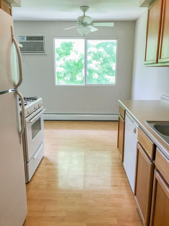 Building Photo - Experience Cozy Living in Our One-Bedroom ...