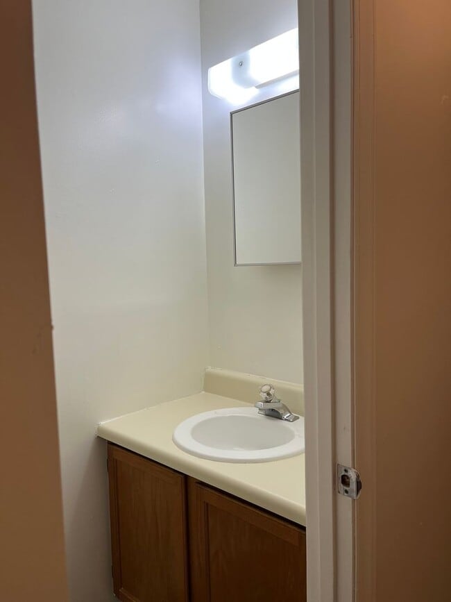 Building Photo - Renovated Home Near Virginia Tech