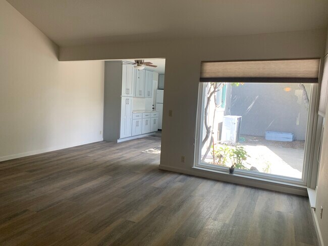 Sala de estar - 124 Milmar Way