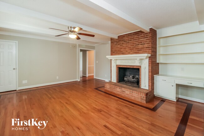 Building Photo - 535 Drumheller Rd