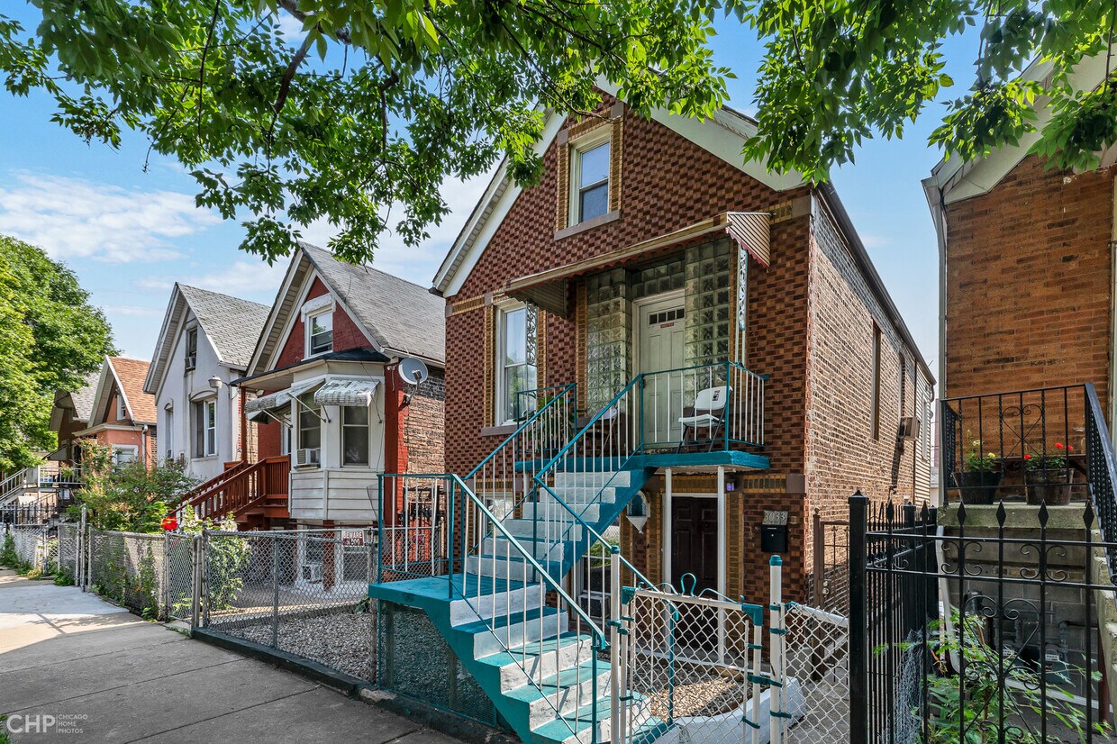 3033 S Troy St, Chicago, IL 60623 Room for Rent in Chicago, IL