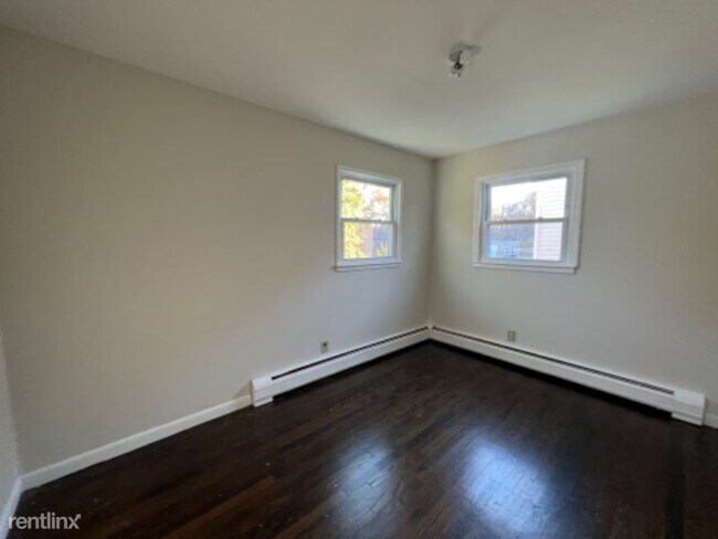 Building Photo - 3 br, 2 bath House - 107 Oman Pl