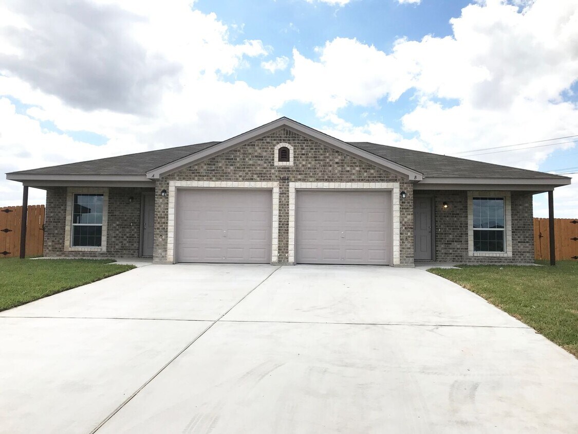 Foto principal - 5704 Lariat Ct