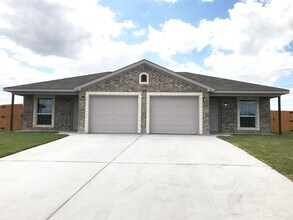 Building Photo - 5704 Lariat Ct