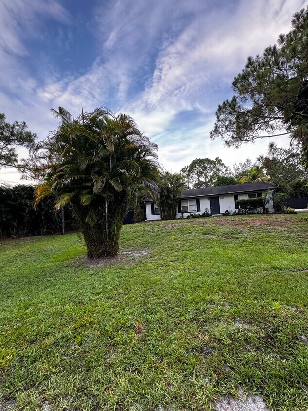 Primary Photo - 6669 Royal Palm Beach Blvd