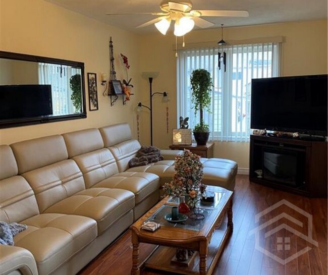 Building Photo - 3-Bedroom House in Tillsonburg!!