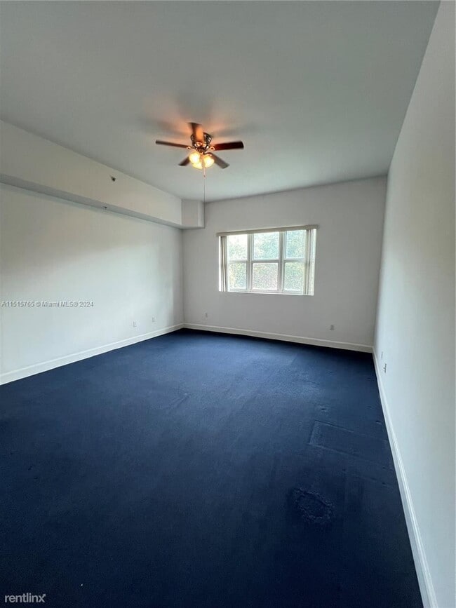 Building Photo - 3 br, 3 bath Condo - 15051 Royal Oaks Ln A...
