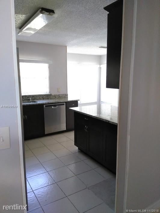 Foto del edificio - 4 br, 3 bath House - 18271 NW 19th St