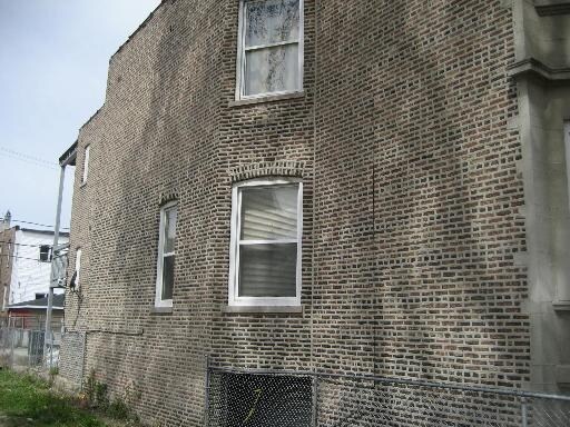 Building Photo - 1864 S Homan Ave