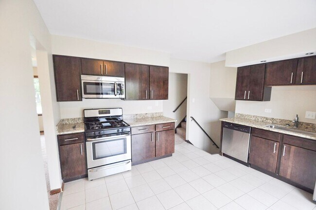 Foto del edificio - 15145 Ridgeland Ave