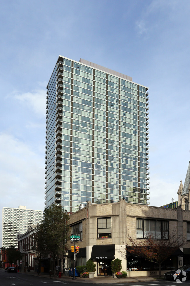 Building Photo - 2116 Chestnut