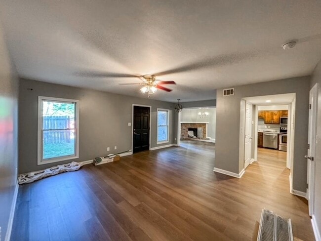 Building Photo - 703 Hotchkiss Ln