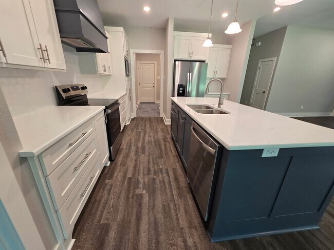 Building Photo - 5009 Springwood Cir