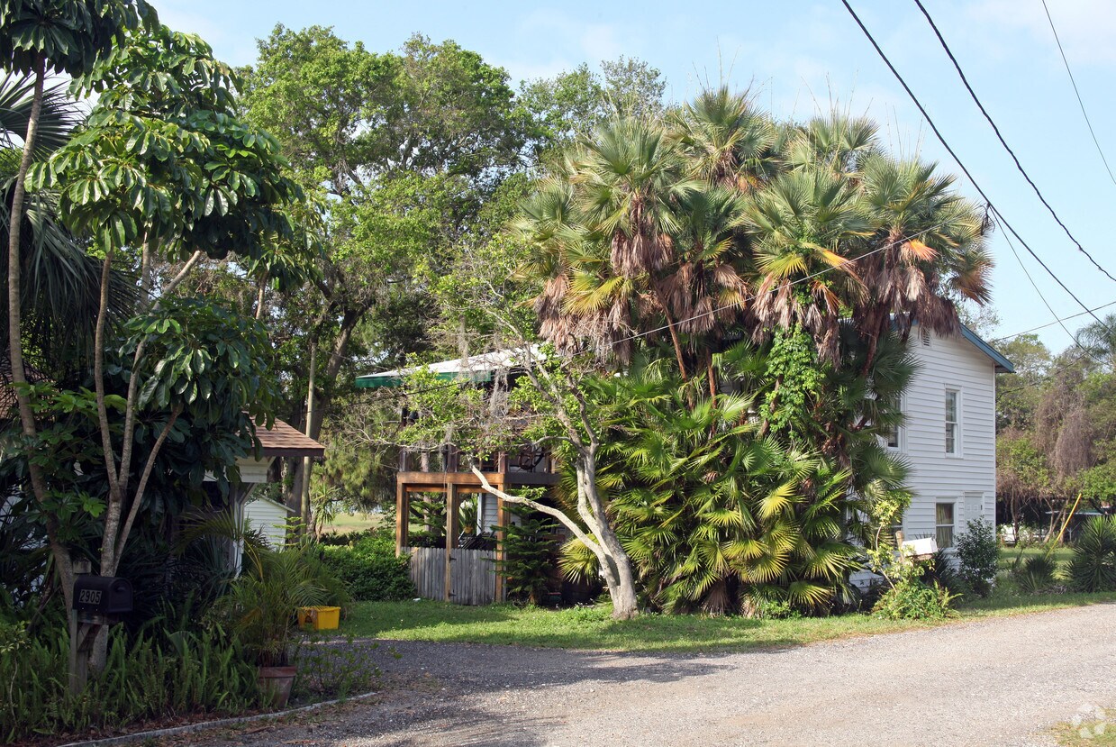 Primary Photo - 2881 Thornton Rd