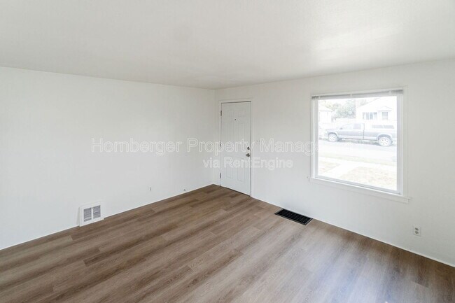 Foto del edificio - 328 E Rockwell Ave