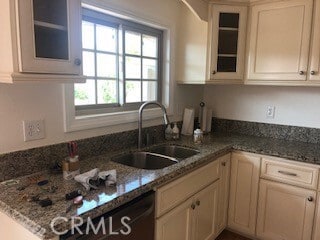 Foto del edificio - 13902 Yorba St