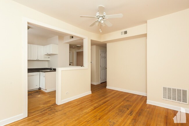 550 W Aldine, Unit 554-E2, Chicago, IL 60657 - 540 W Aldine Ave