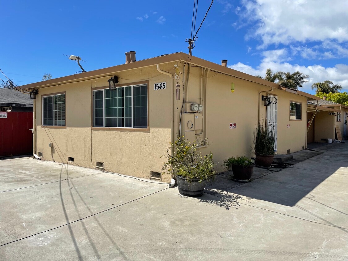 1545 Chanticleer Ave, Santa Cruz, CA 95062 Townhouse for Rent in