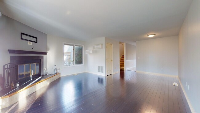 Foto del edificio - 65 Wolfpit Ave