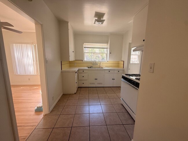 2-Story 2BR 1.75 BA Duplex - 2-Story 2BR 1.75 BA Duplex Townhome