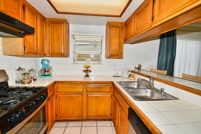 Foto del edificio - 1126 W 228th St